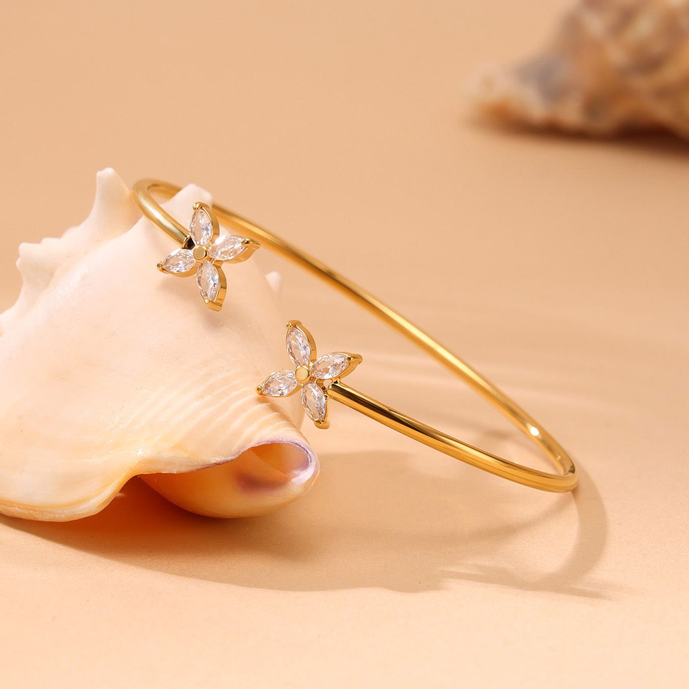 Ocean Series 5A Zirconia Fish and Starfish Bracelet - Adjustable Open Design in 18K Gold Plated Stainless Steel, Light Luxury Marine Theme Jewelry-ALB