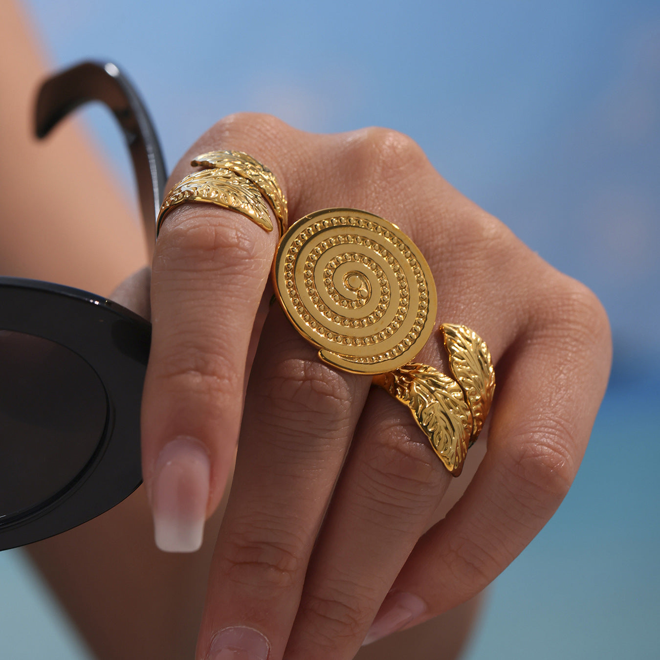 Hypoallergenic Geometric Threaded Ring - Exaggerated Circle Design with 18K Gold Electroplating, Fade-Resistant and Comfort Fit for Sensitive Skin-ALB