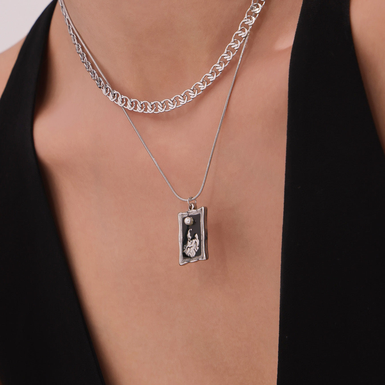 Artisanal Oil Drip Effect Square Pendant Necklace - Double-Layer Clavicle Chain, Hypoallergenic and Adjustable for Sensitive Skin-ALB