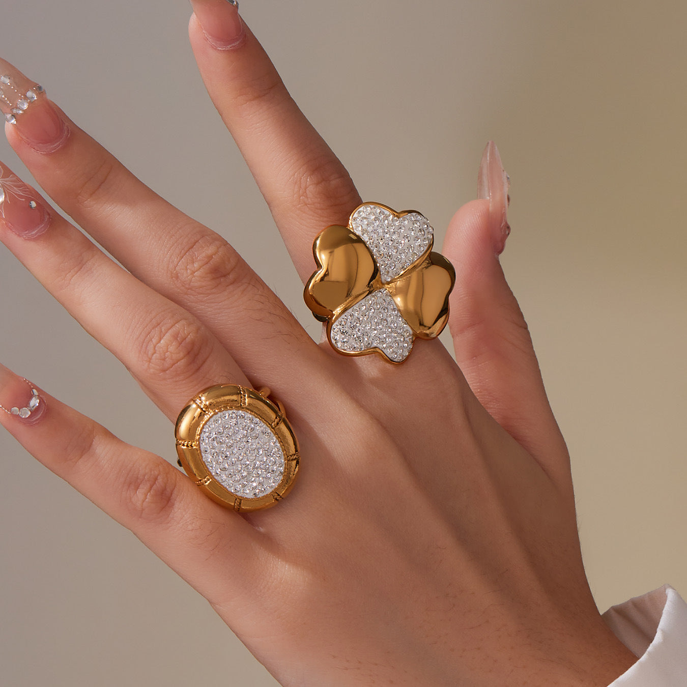 Adjustable Four-Leaf Clover Ring - Mud-Set Diamonds on 18K Gold Plated Titanium Steel, Symbol of Luck and Elegance-ALB