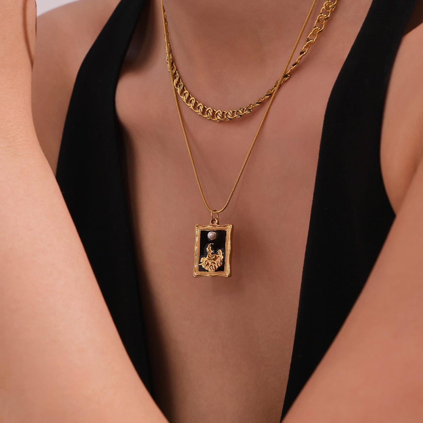 Artisanal Oil Drip Effect Square Pendant Necklace - Double-Layer Clavicle Chain, Hypoallergenic and Adjustable for Sensitive Skin-ALB
